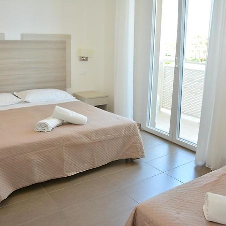 Hotel Marisa Riccione Dış mekan fotoğraf