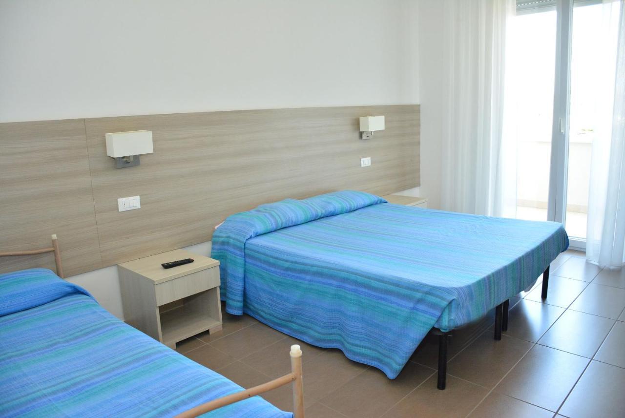 Hotel Marisa Riccione Dış mekan fotoğraf